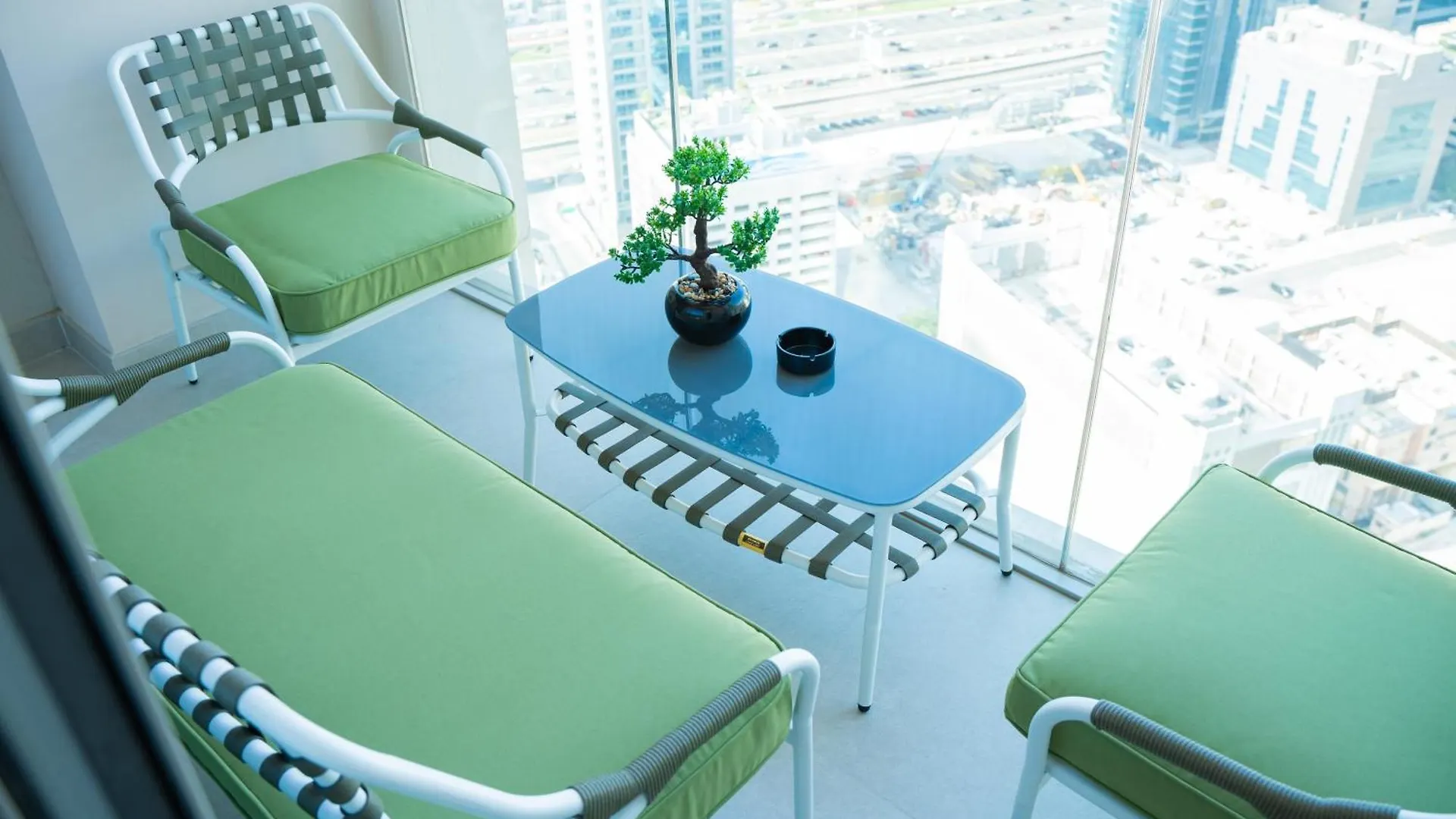 Forte Tower 1 - Modernized Two Bedroom Apartment In Downtown Dubai 0*,