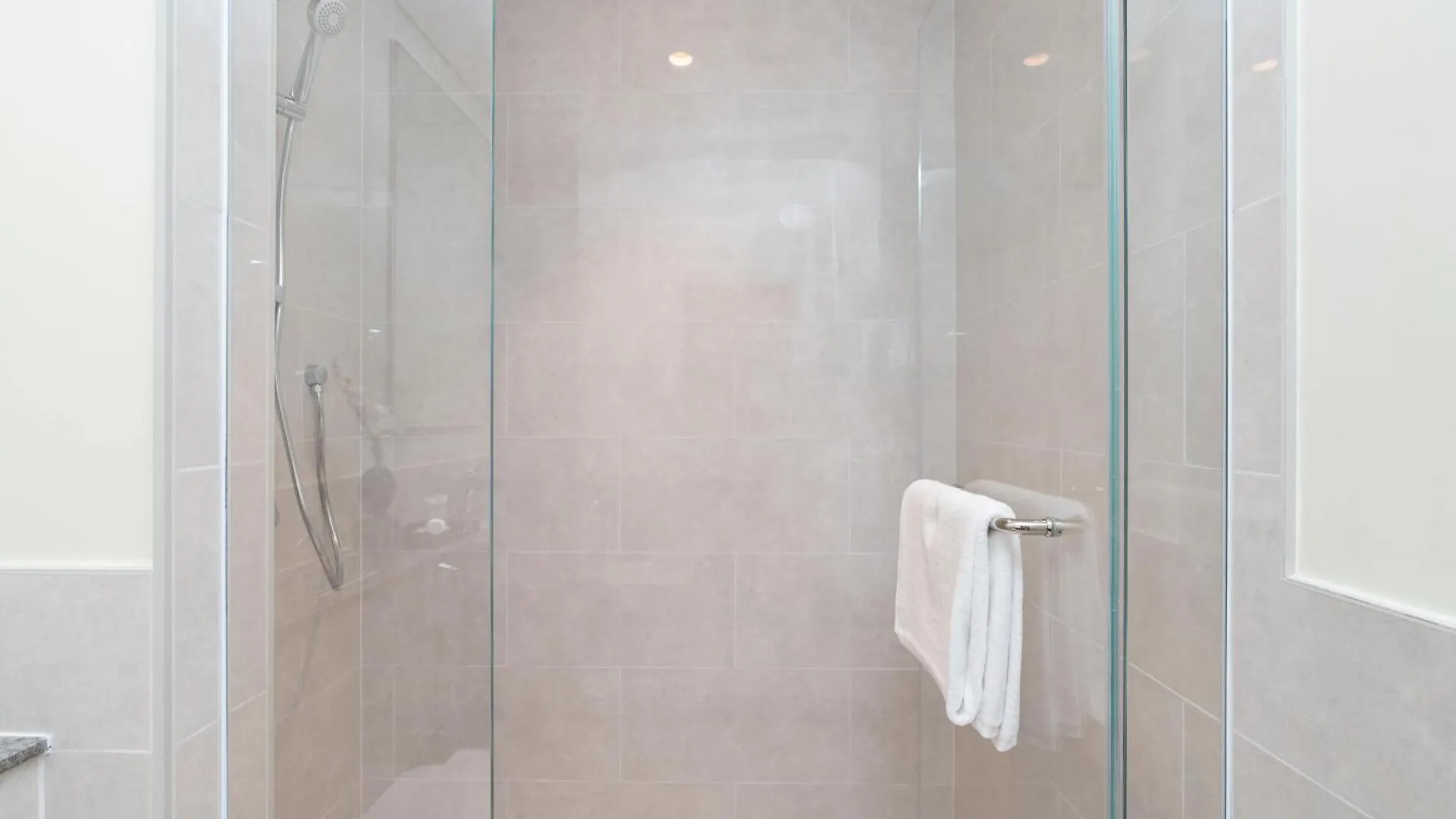 Forte Tower 1 - Modernized Two Bedroom Apartment In Downtown Dubai United Arab Emirates