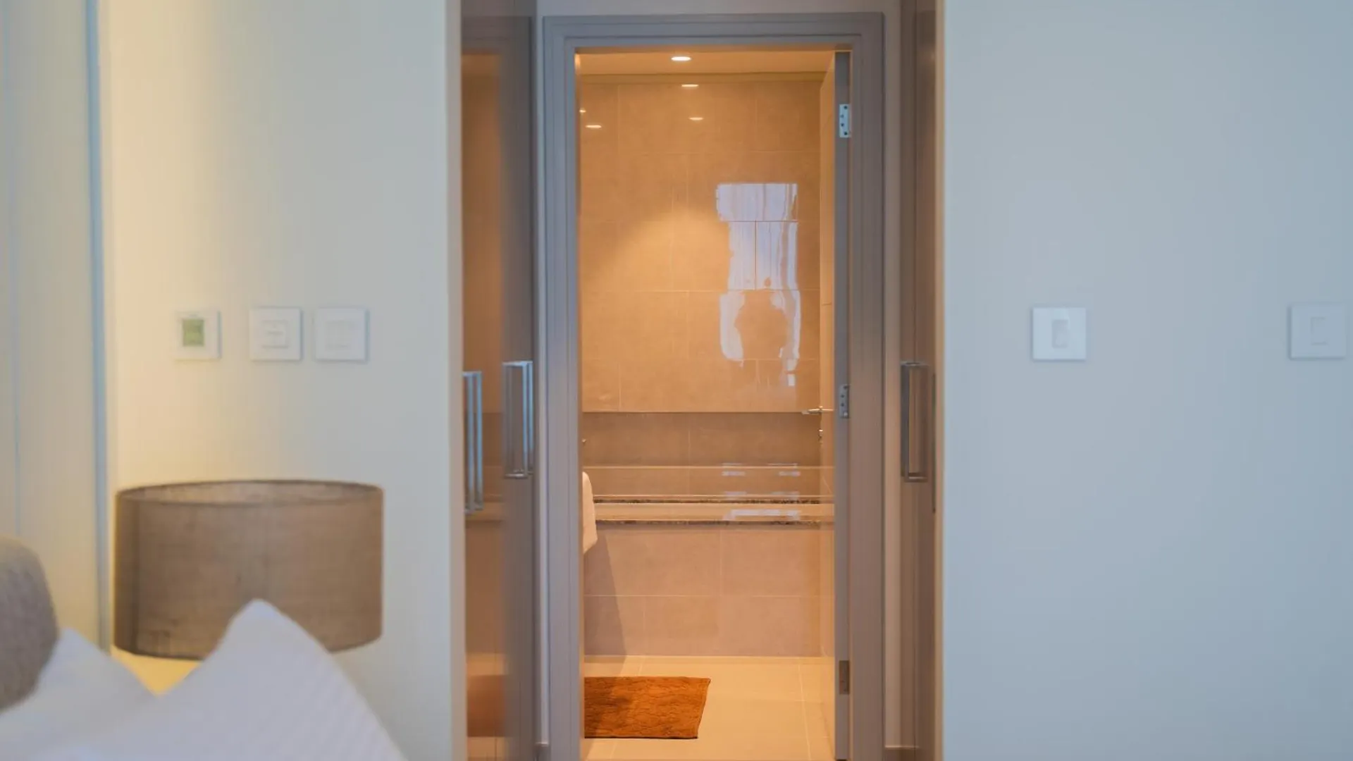 Forte Tower 1 - Modernized Two Bedroom Apartment In Downtown Dubai